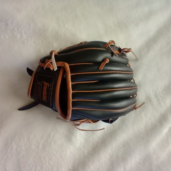 Franklin sport ready to play 8.5" tee-ball baseball glove - Picture 4 of 5